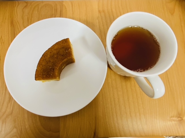 メープルマニアのバームクーヘンと紅茶