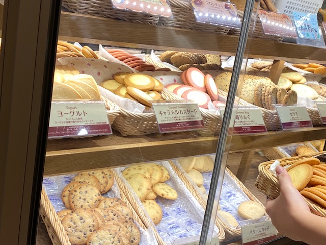 ステラおばさんのお店のクッキーケース